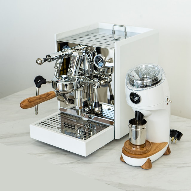 מכונת קפה לבנה